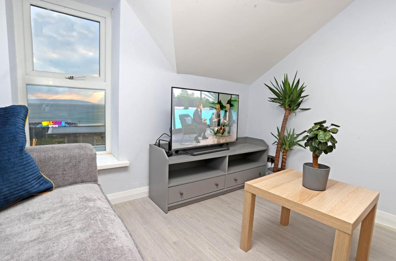 Entire Penthouse Apartment With Sea Views Портръш Екстериор снимка
