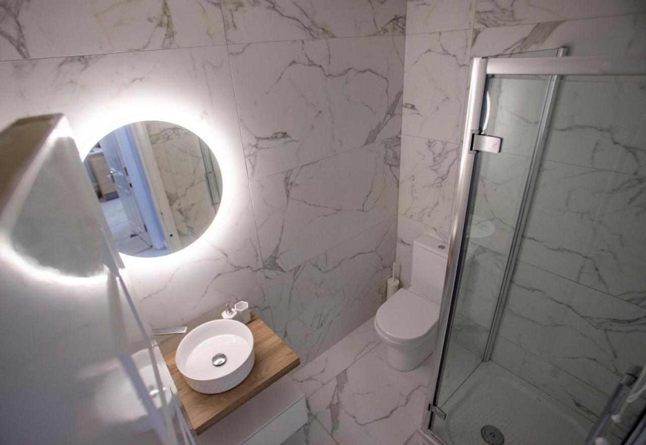 Entire Penthouse Apartment With Sea Views Портръш Екстериор снимка